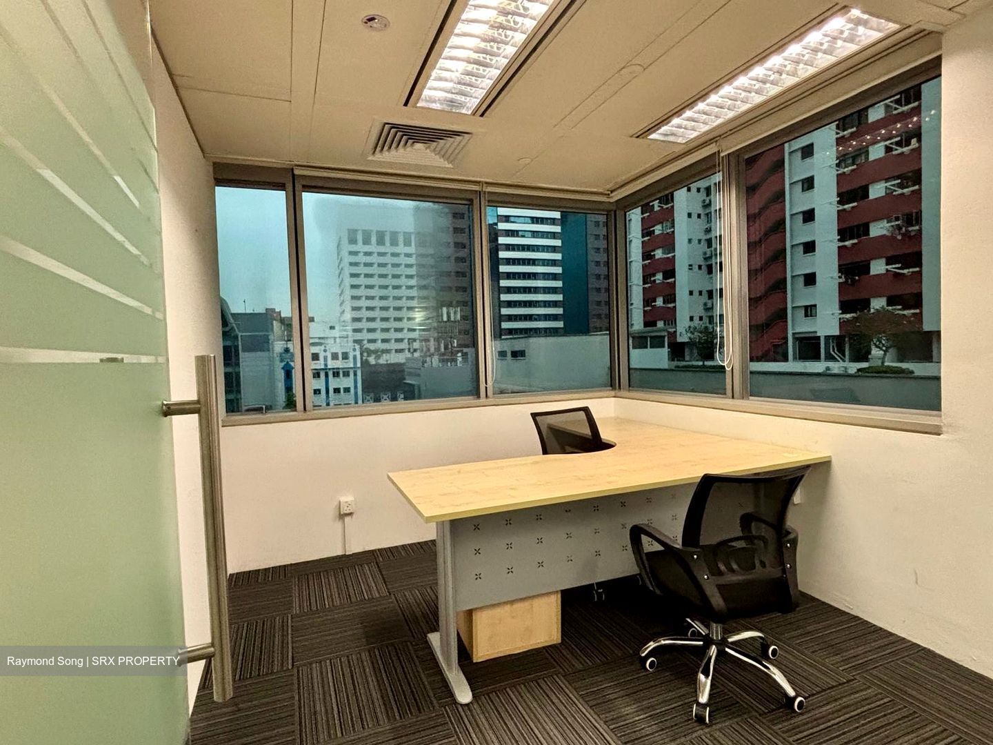 Odeon Towers (D7), Office #485425311